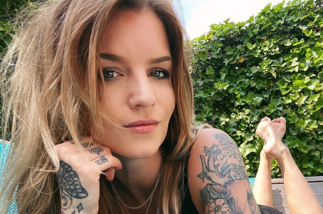 YouTuber Dionne Slagter deelt pikante foto&amp;#39;s op Instagram | GvH